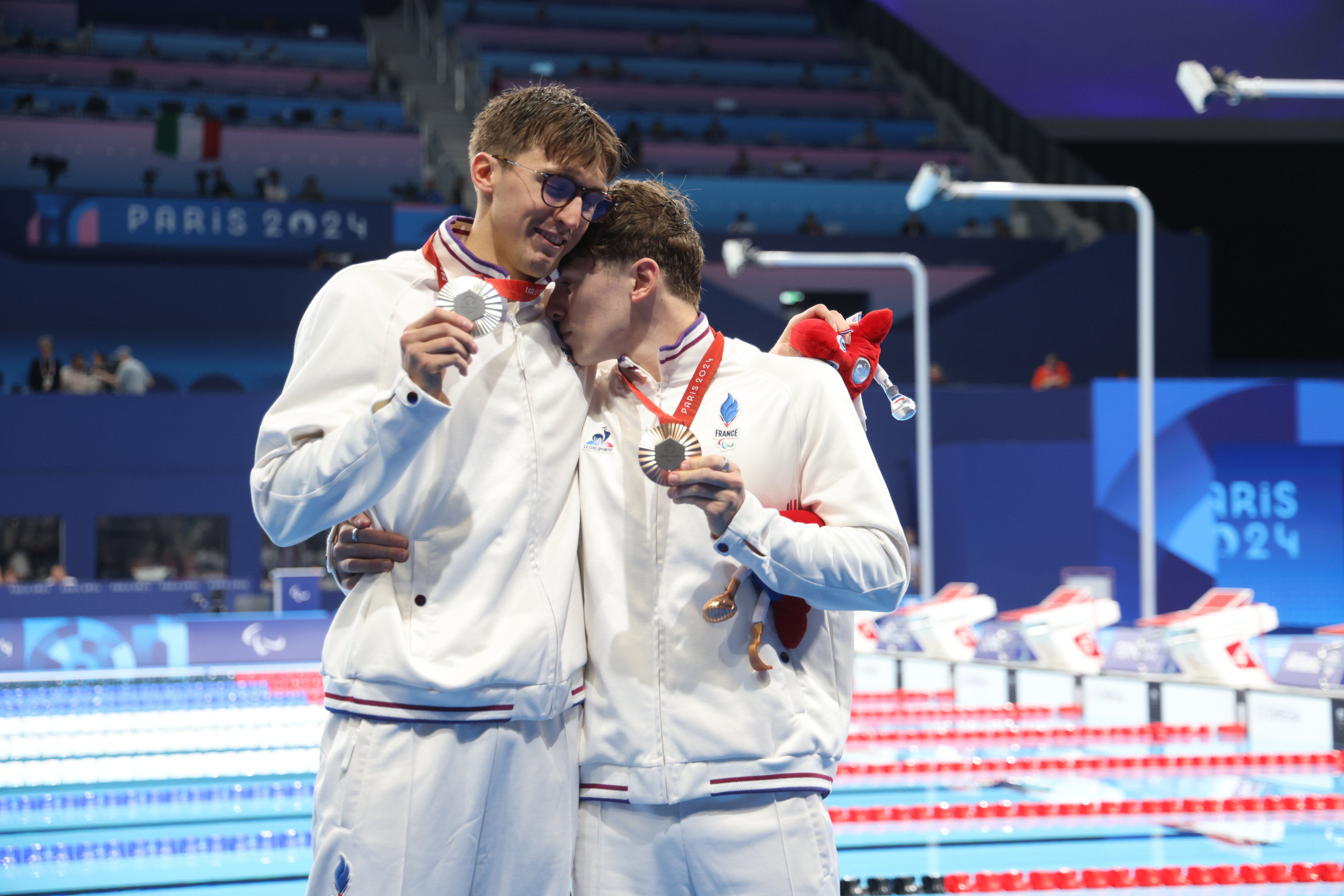 Les frères Portal ont savouré leur podium en commun, le troisième pour Alex. LP/Jean-Baptiste Quentin