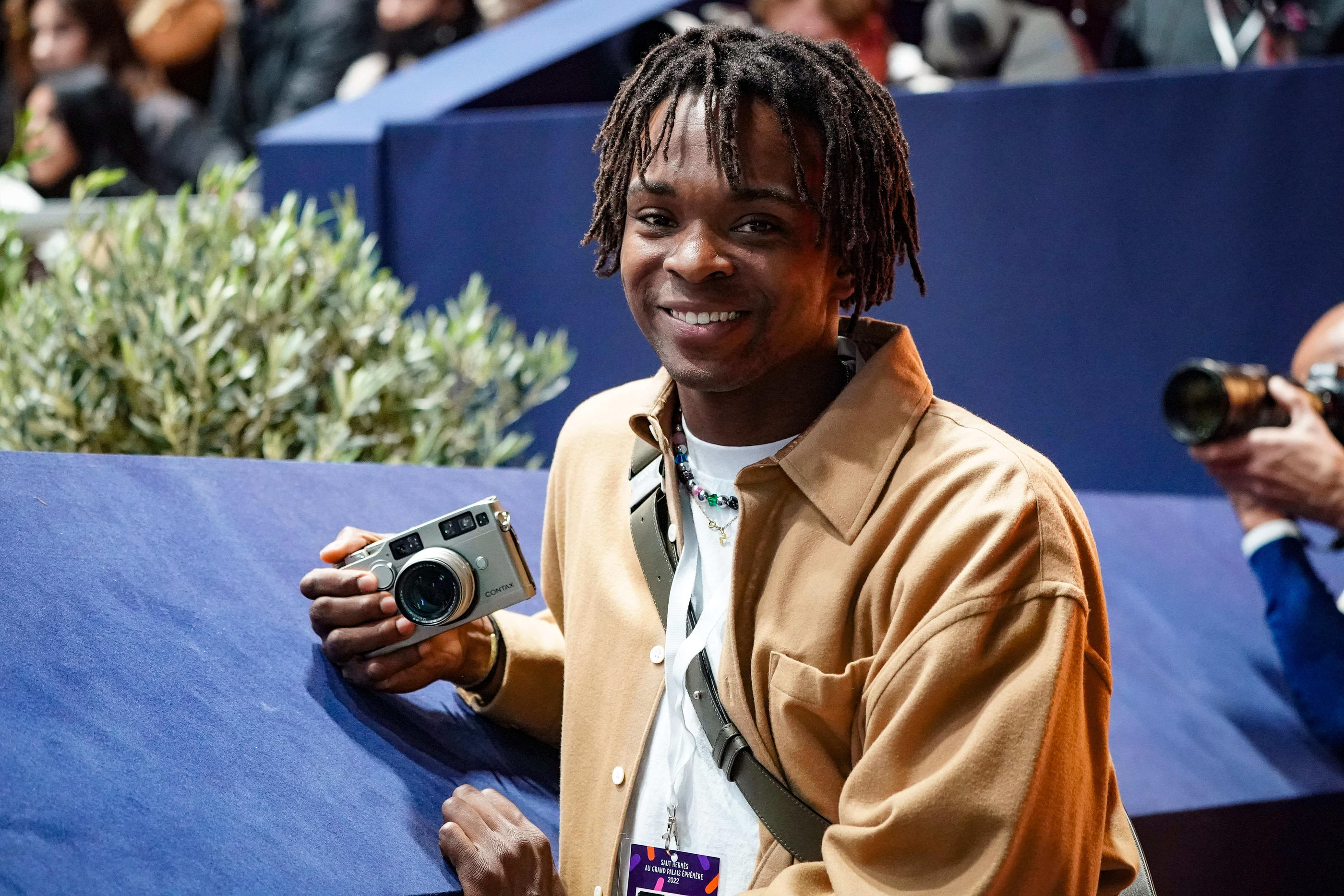 Enzo Lefort, fan de photos ici au Saut Hermès, s'ouvre tous les horizons pour continuer à progresser et se donner le plus de chances possibles de défendre son titre mondial. Icon Sport/Pierre Costabadie