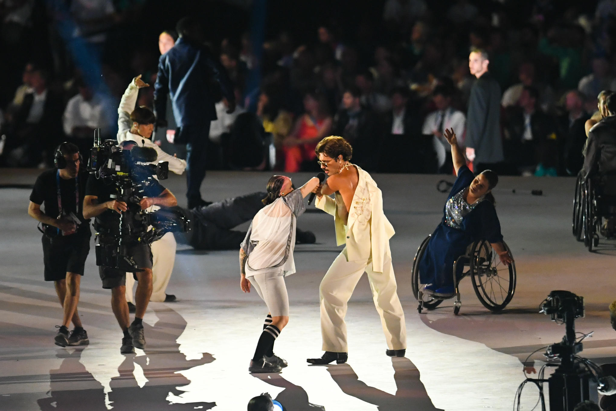 Paris, ce mercredi 28 août. Dans un tableau à couper le souffle, Lucky Love a émergé d’un groupe de danseurs dont les corps semblaient ne faire qu’un. Icon Sport