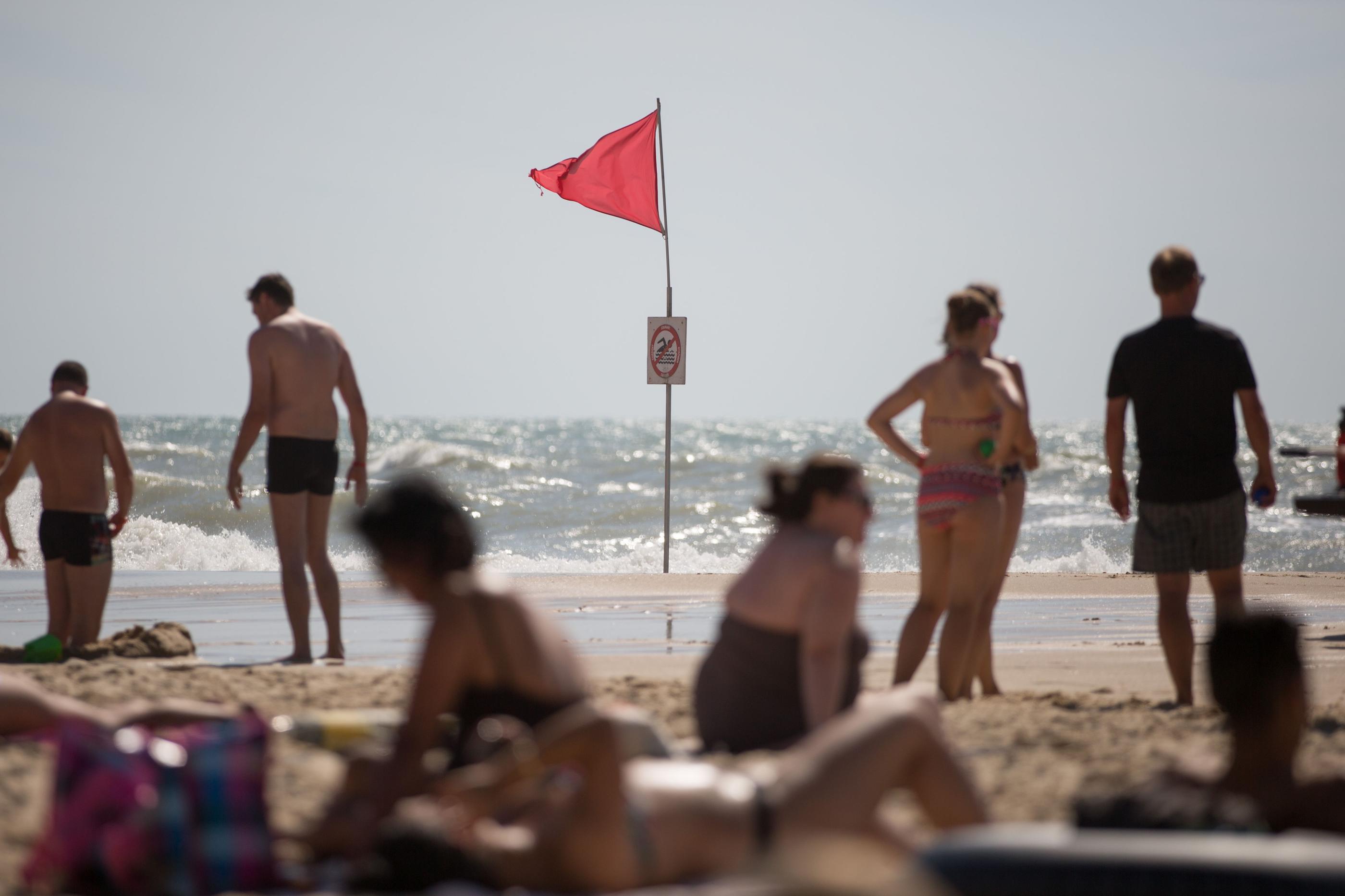 La semaine dernière, le drapeau rouge était hissé et la baignade interdite à plusieurs endroits sur la Côte fleurie à cause de la pollution. (Illustration) LP/Matthieu de Martignac