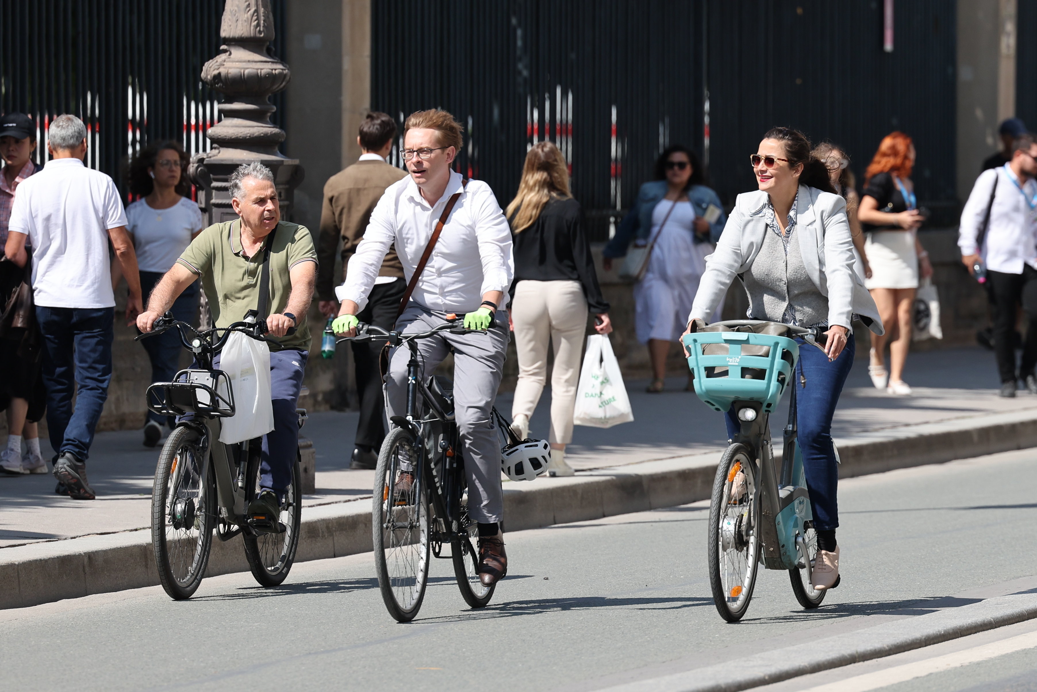 En 2024, il y a eu chaque jour plus de 17000 vélos qui ont circulé rue de Rivoli (Paris, Ier-IVe), contre environ 10000 en 2023. LP/Arnaud Journois