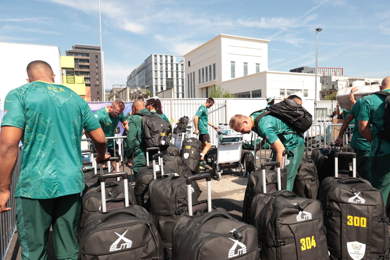 Environ un millier d'athlètes sont arrivés au village olympique de Saint-Denis des JO Paris 2024 le jour de son ouverture. LP/Alexandre Delaitre