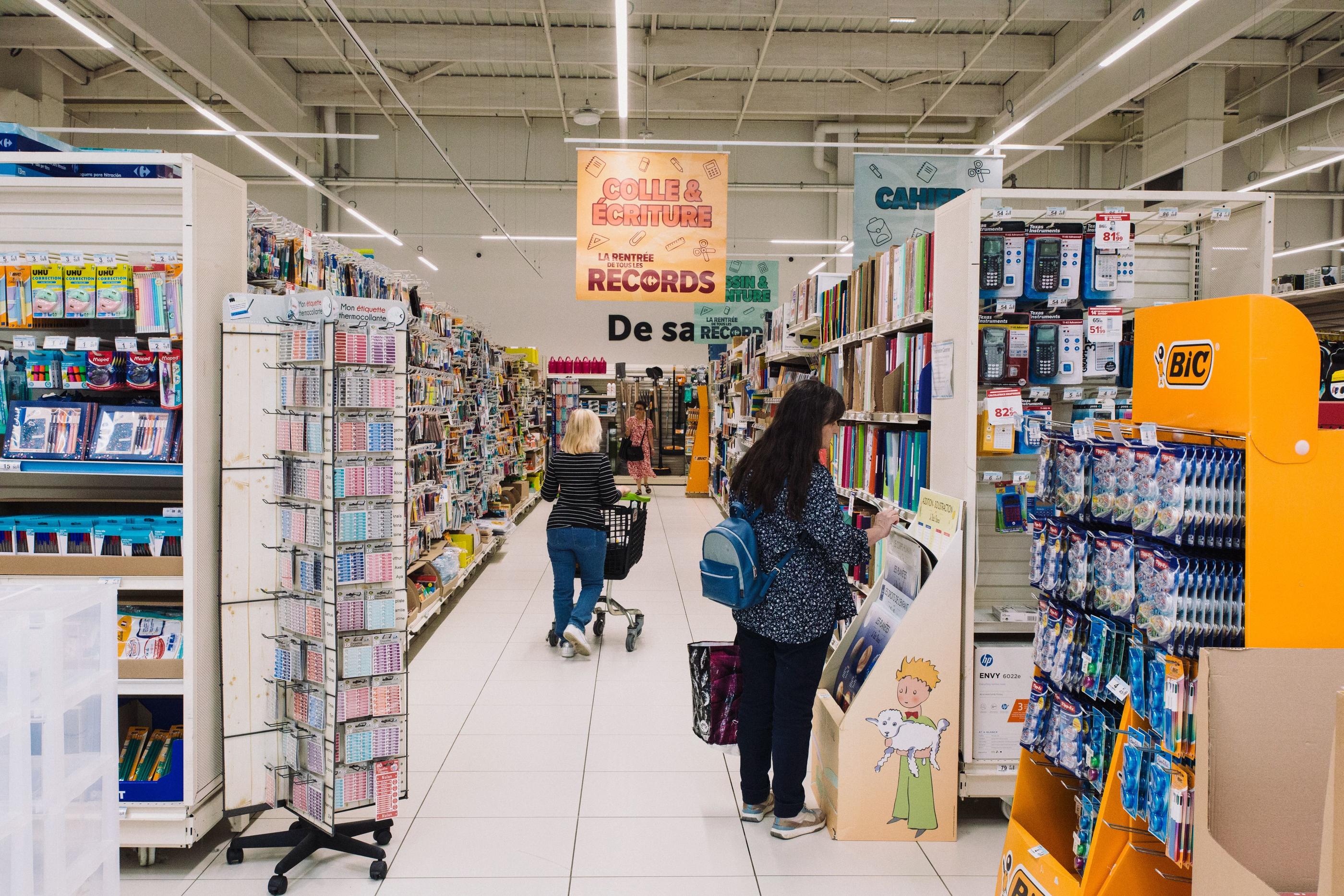 À l'approche de la rentrée scolaire, les supermarchés mettent le paquet pour conquérir de nouveaux clients, le tout à grand renfort de publicités (Illustration). LP/Philippe Labrosse