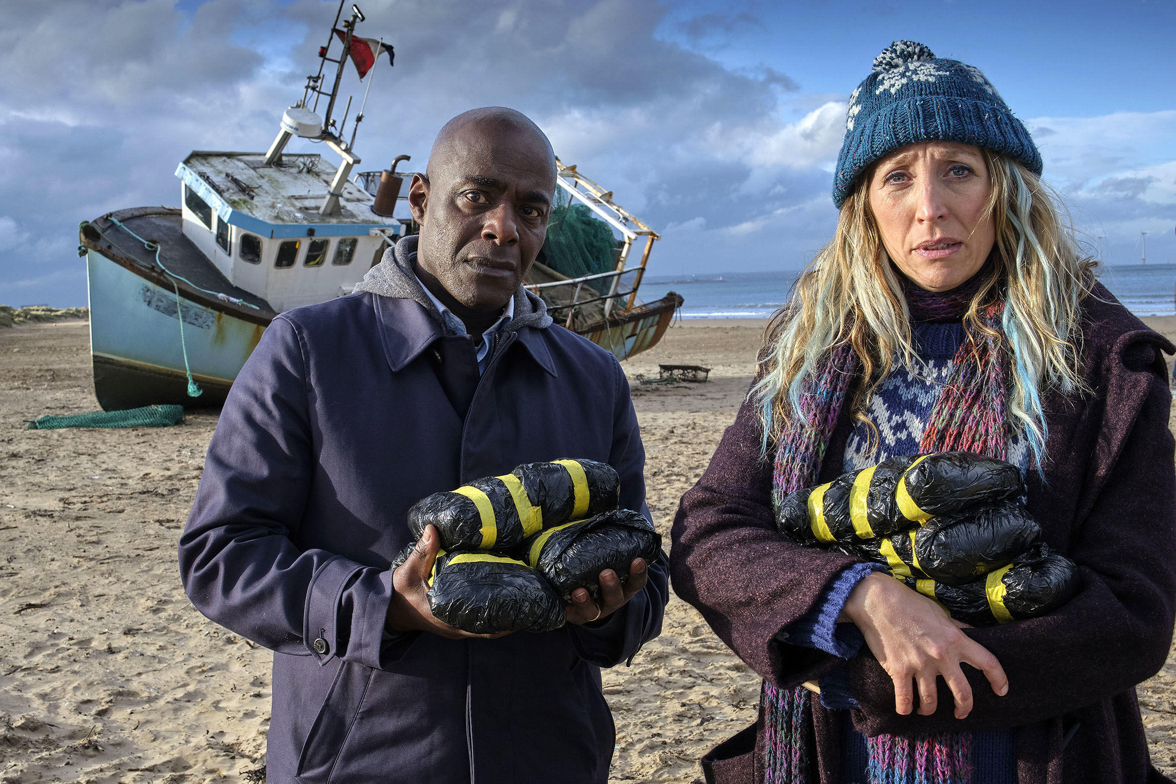 Daisy Haggard et Paterson Joseph dans «Boat Story» sont parfaits dans la peau des deux héros, face à un criminel français magistralement interprété par Tchéky Karyo. Two Brothers Pictures & All3Media International