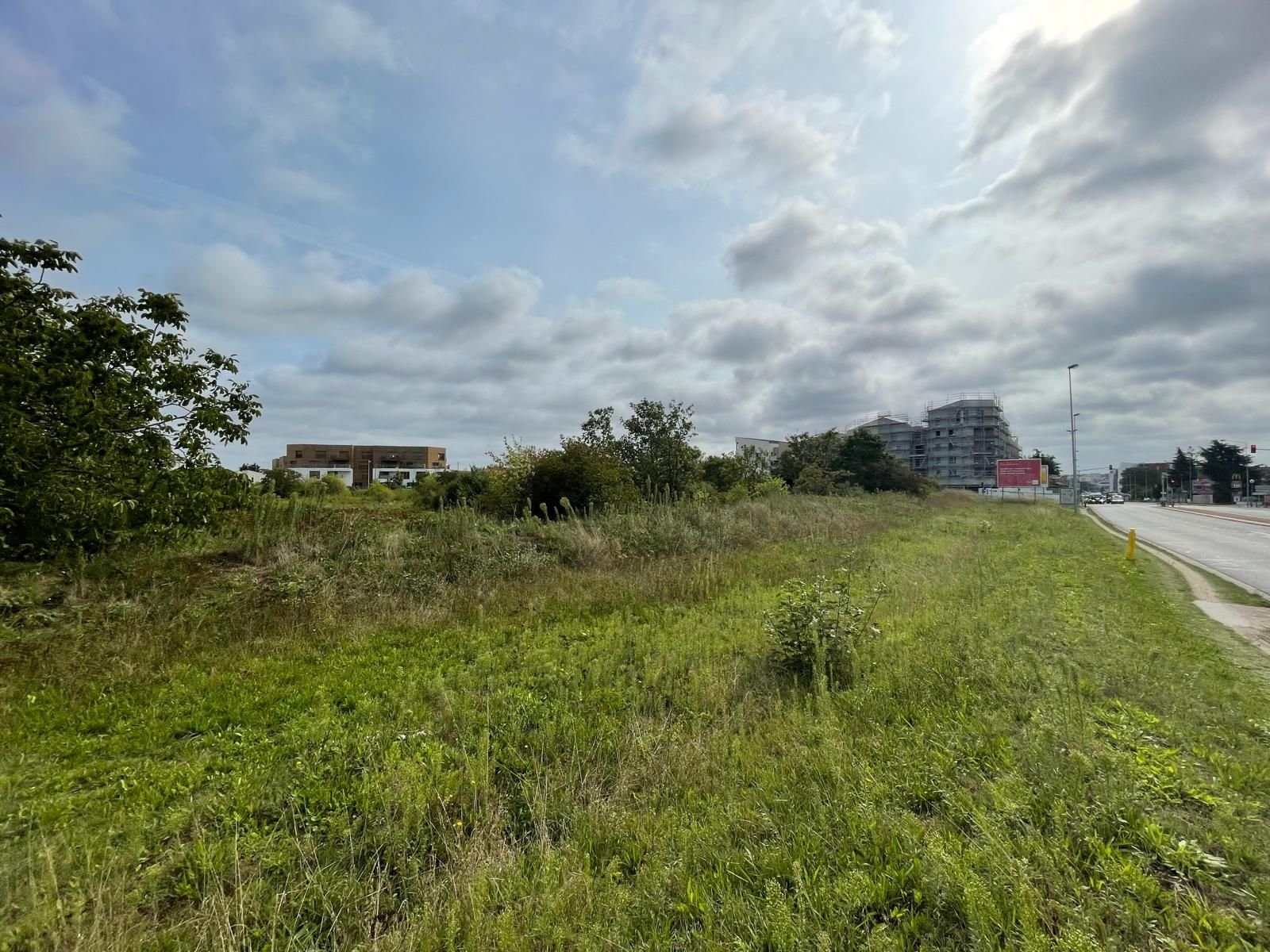 Carrières-sous-Poissy (Yvelines), ce mardi. Voici la parcelle qui accueillera le lycée de la commune à l'horizon 2028-2030. LP/Stéphane Corby