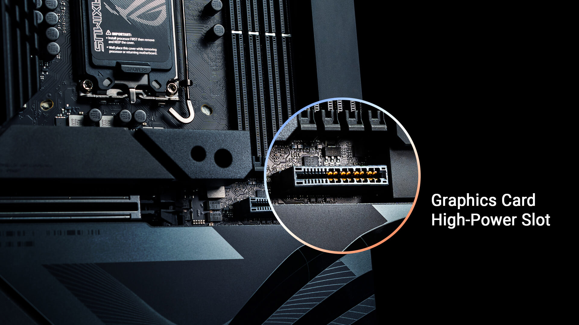 Eine Nahaufnahme des High-Power-Grafikkartensteckplatzes auf dem ROG MAXIMUS Z790 HERO BTF-Mainboard.