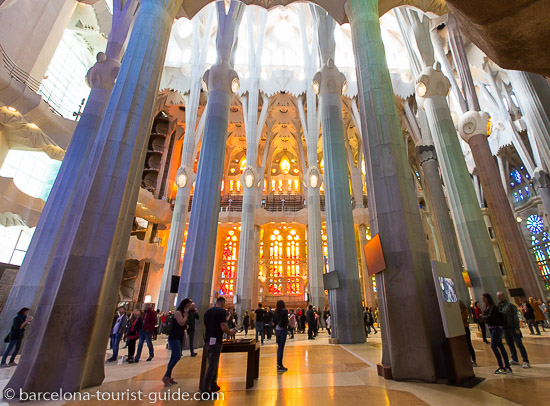 La Sagrada Familia interjeras