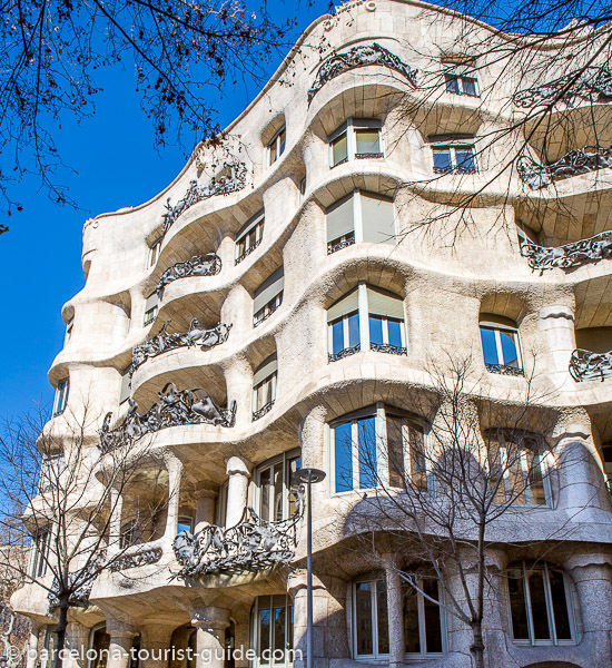 barcelona arhitectura Gaudi în interiorul Sagrada Família