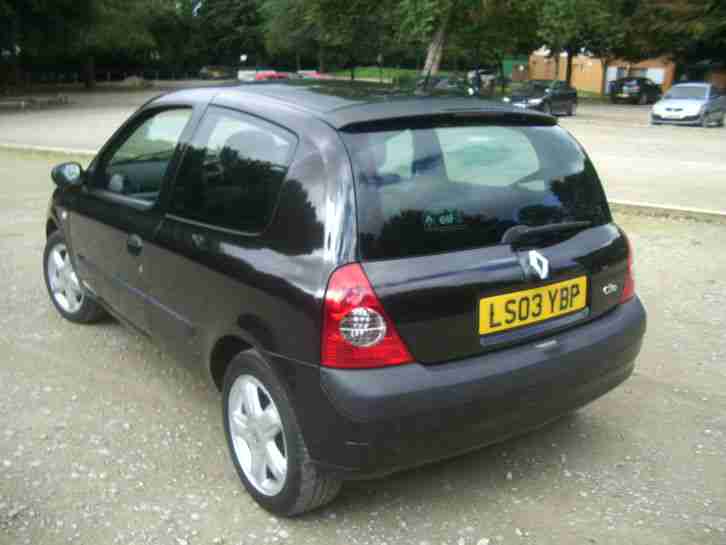 2003 RENAULT CLIO DYNAMIQUE 16V service pack, new MoT, low mileage - exceptional