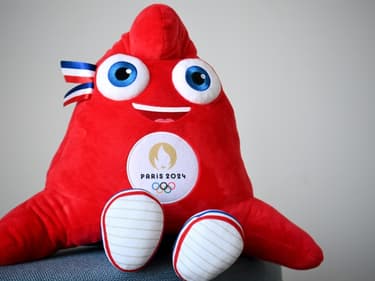 Les JO de Paris 2024 ont dévoilé leurs mascottes: deux bonnets phrygiens dénommés "Phryges", un symbole républicain pur jus pour incarner la peluche emblème de l'édition olympique française