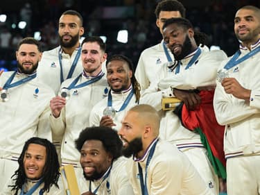 L'équipe de France de basket, médaillée d'argent aux JO de Paris (le 10/08/2024)