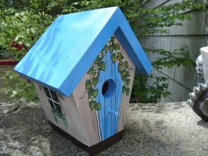 Ideas for Painting Wooden Bird Houses