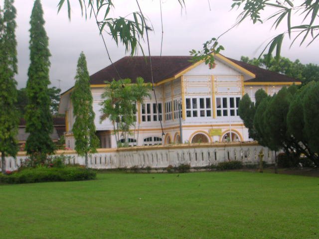 Istana Kuning