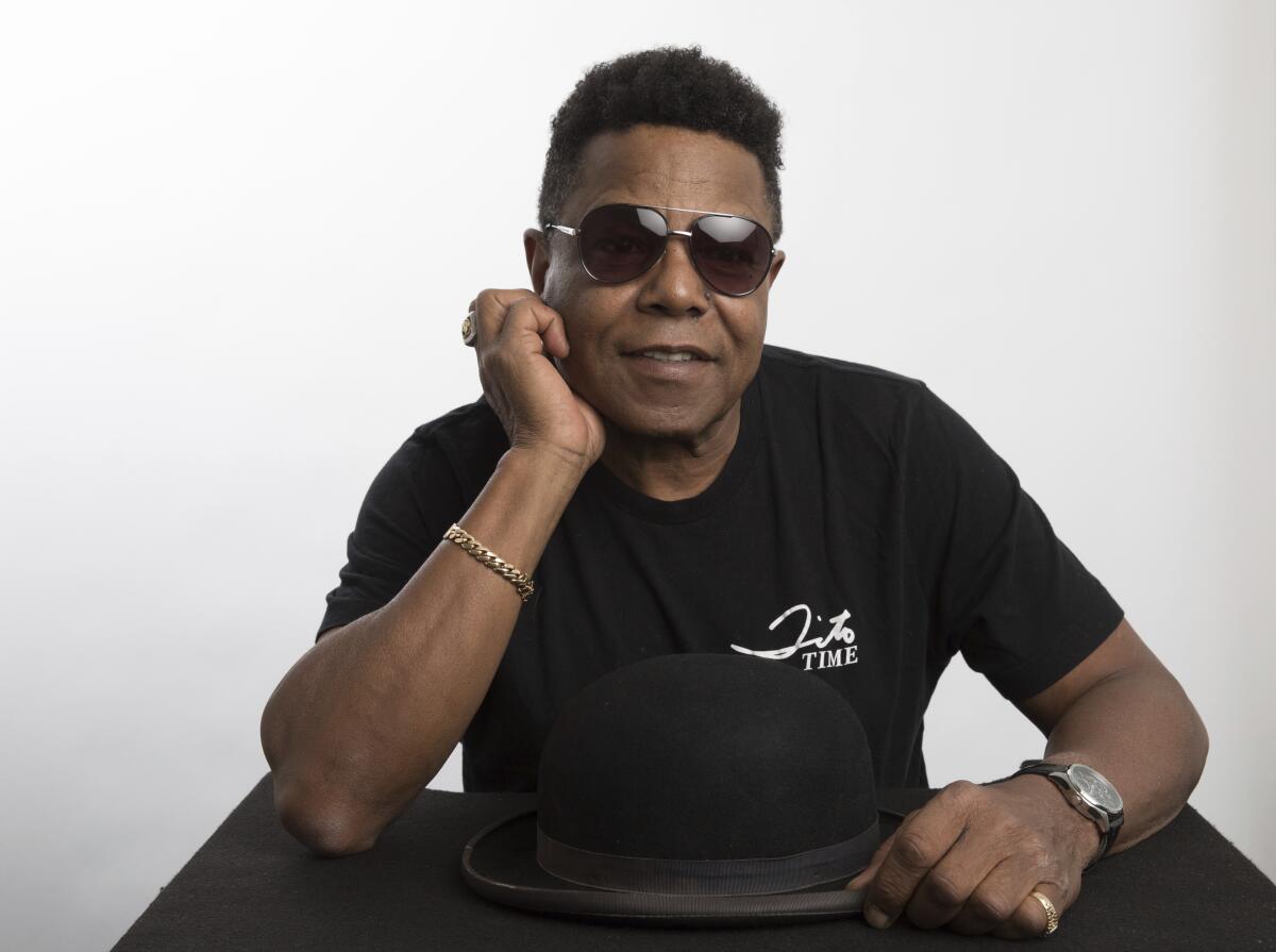 ARCHIVO - Tito Jackson, miembro de los Jackson 5, posa para un retrato 