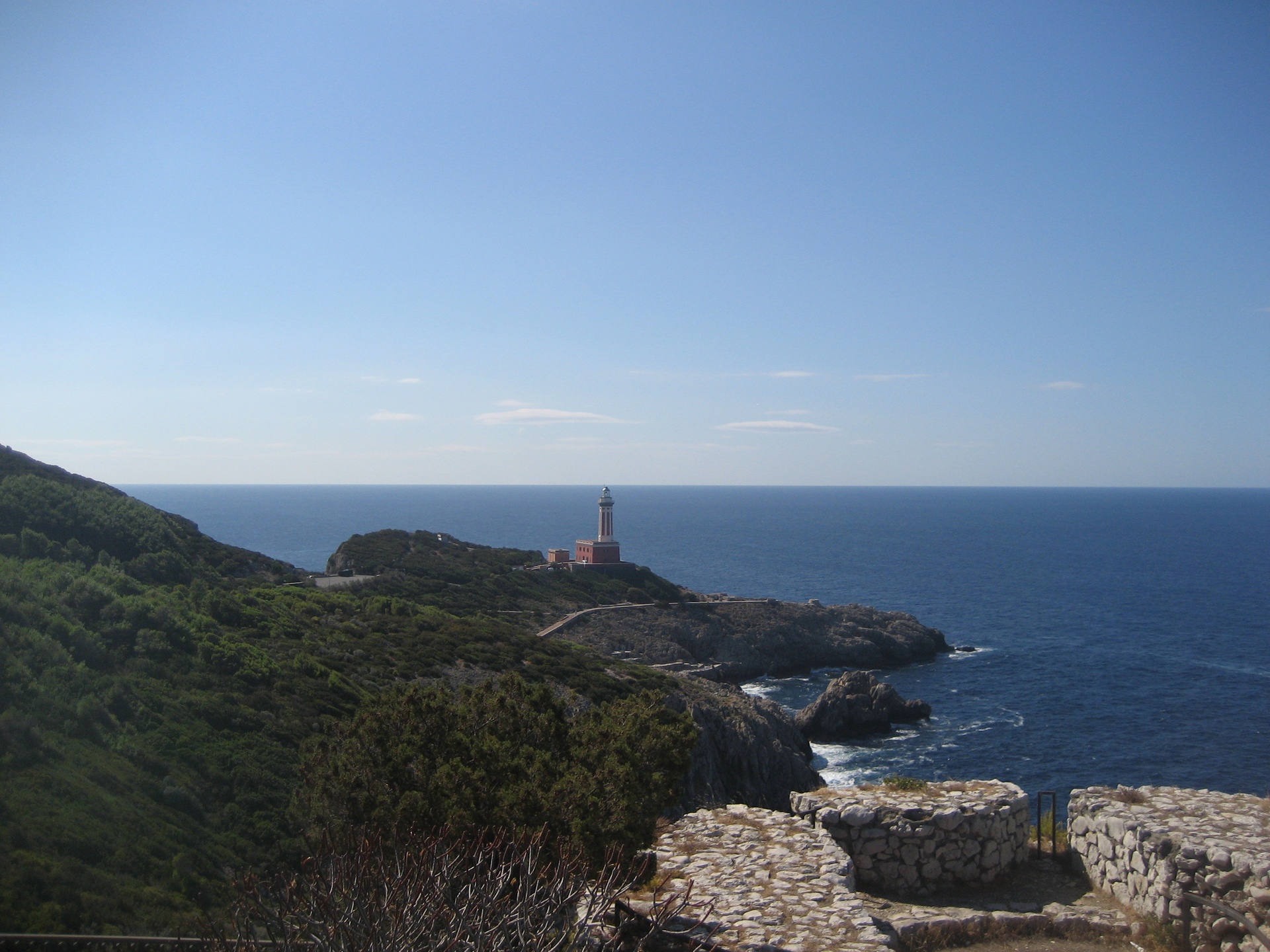 faro-punta-carena-capri-1920x1440