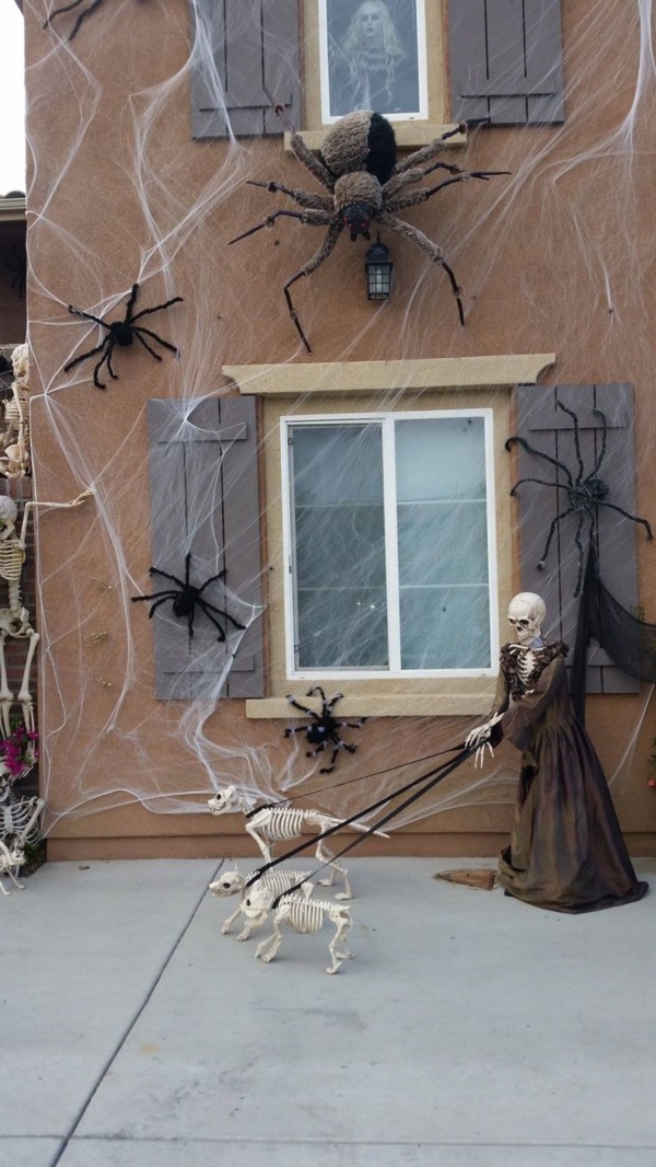 Scary-Halloween-Decorations-for-Outdoor-Party