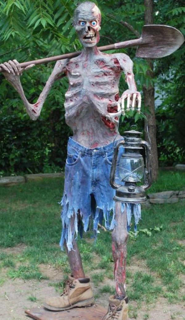 Scary-Halloween-Decorations-for-Outdoor-Party