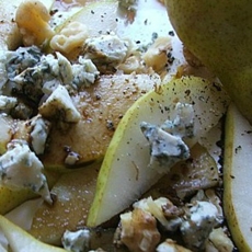 Wondeful Winter Salad of Pear, Blue Cheese and Walnuts