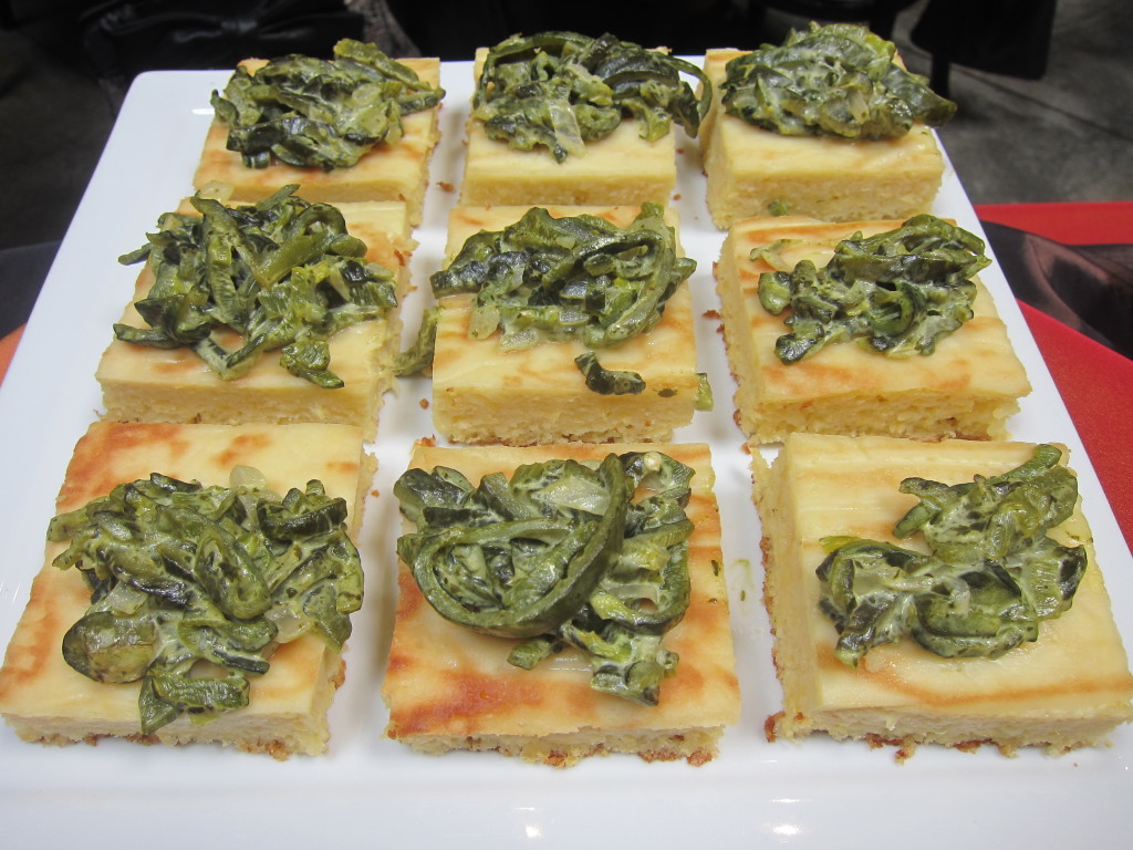 Pastel del Elote con Rajas de Chile Poblano a la Crema