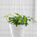 Macramé hanging planters - by Craft & Creativity