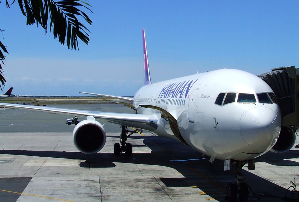 Hawaiian Airlines aircraft on runway - Hawaiian Airlines Pilots Have Negotiated a New Agreement