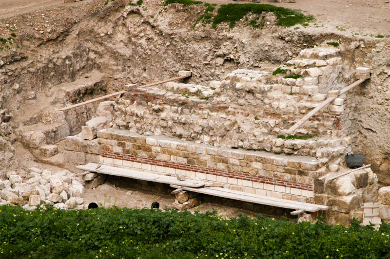 excavations of a roman road and walls of the roman street