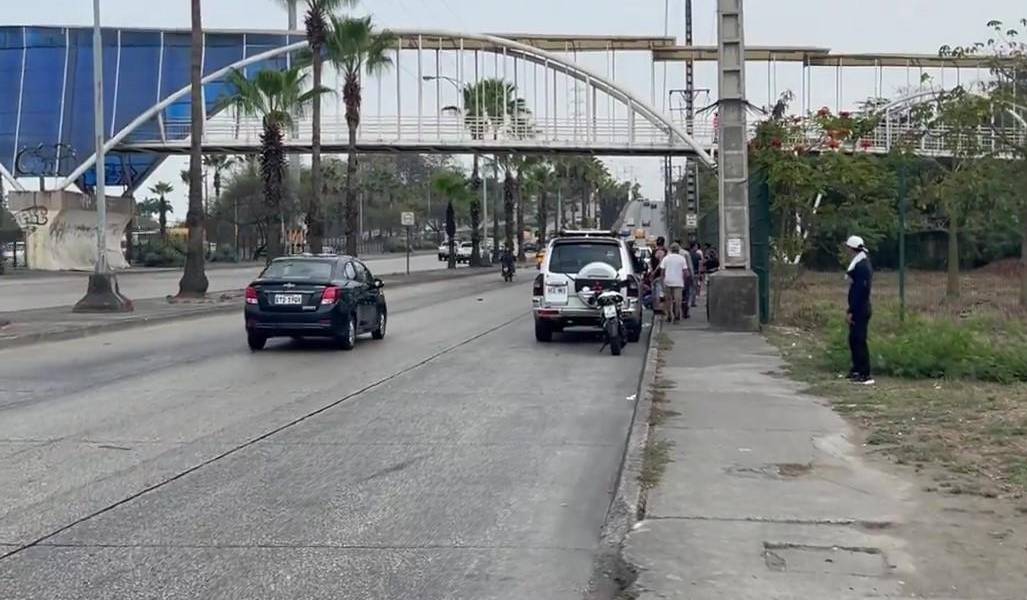 Una estudiante falleció al ser atropellada por un bus en el norte de Guayaquil