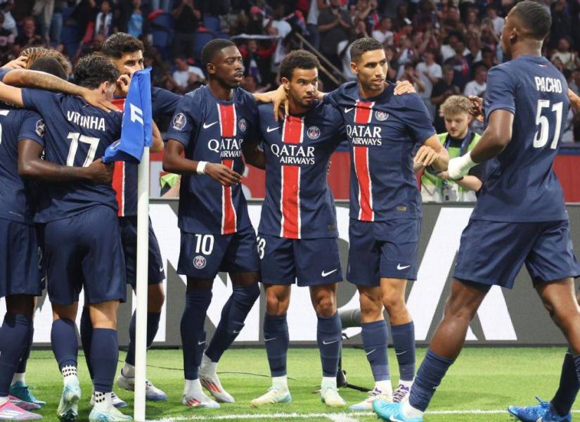 Jugadores del PSG celebrando el agónico gol.