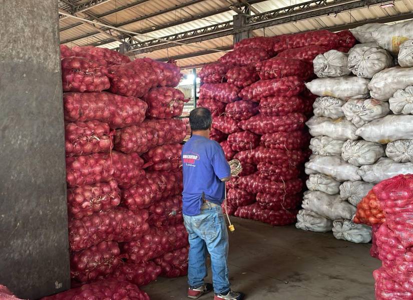 En el mercado mayorista de Guayaquil sí había productos este martes 17 de septiembre, pero algunos estaban más caros.