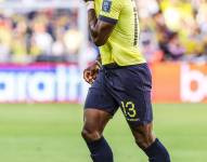 El delantero de la selección de Ecuador, Enner Valencia, celebra su gol ante Perú