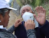 Los médicos recomiendan usar mascarilla para protegerse del humo de los incendios forestales