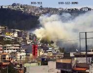 El incendio en el cerro Ilaló fue captado por cámaras de video vigilancia.