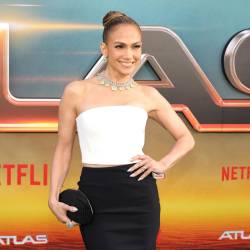 Jennifer Lopez en el Teatro Egipcio de Hollywood.