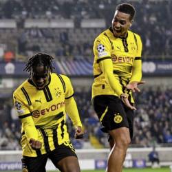 Jugadores del Borussia Dortmund celebrando uno de los goles.