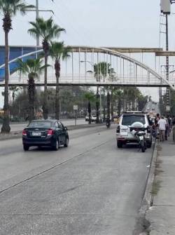 Imagen de la avenida Francisco de Orellana, a la altura de parque Samanes, donde fue atropellada una chica de 18 años.