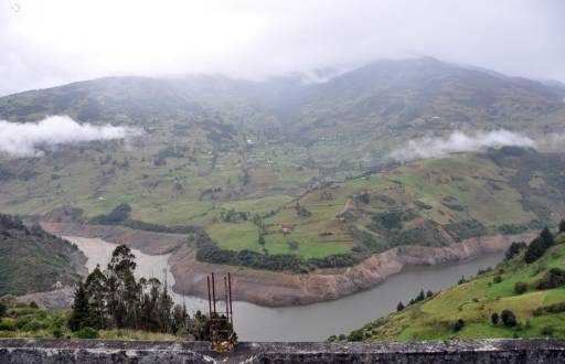 La central hidroeléctrica Mazar junto con Coca Codo Sinclair operadas por el grupo especial de operadores eléctricos de las Fuerzas Armadas.