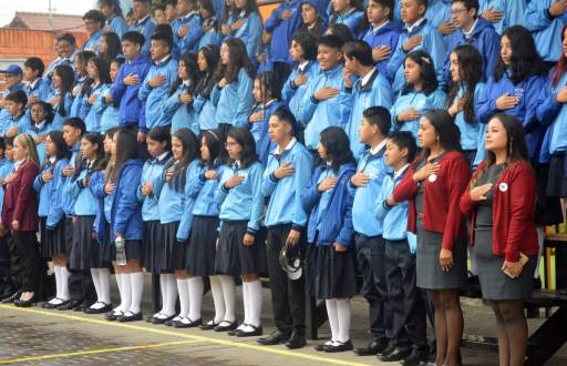 Cuenca,Ecuador 2 de septiembre de 2024.La mañana de hoy con una ligera llovisna estudiantes de la Unidad Educativa Otto Arosemena Gomez, inauguracion del Año Lectivo, regimen Sierra y Amazonía, 2024-2025. foto Boris Romoleroux/API.