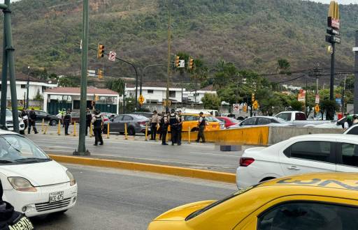 La atención de este hecho violento provocó congestión vehicular en el sector de Ceibos.