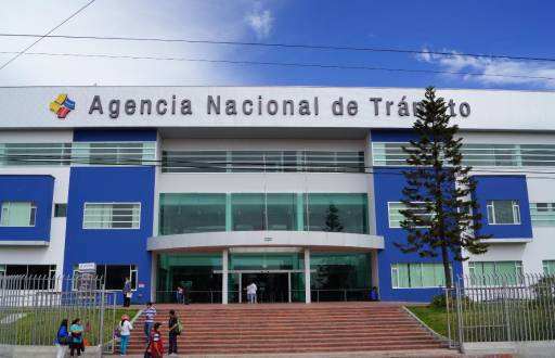 Fachada de las instalaciones de la Agencia Nacional de Tránsito, en Quito