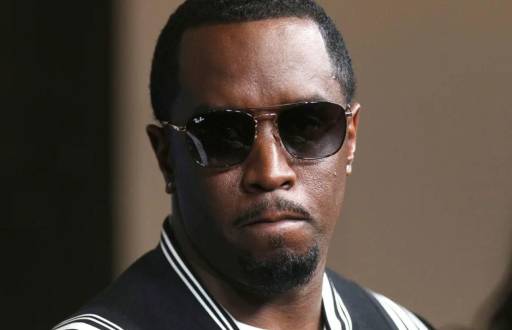 Sean Diddy Combs es un reconocido rapero, productor musical y empresario estadounidense. Ha sido una figura influyente en la industria del hip-hop y ha lanzado una exitosa carrera tanto en la música como en los negocios.