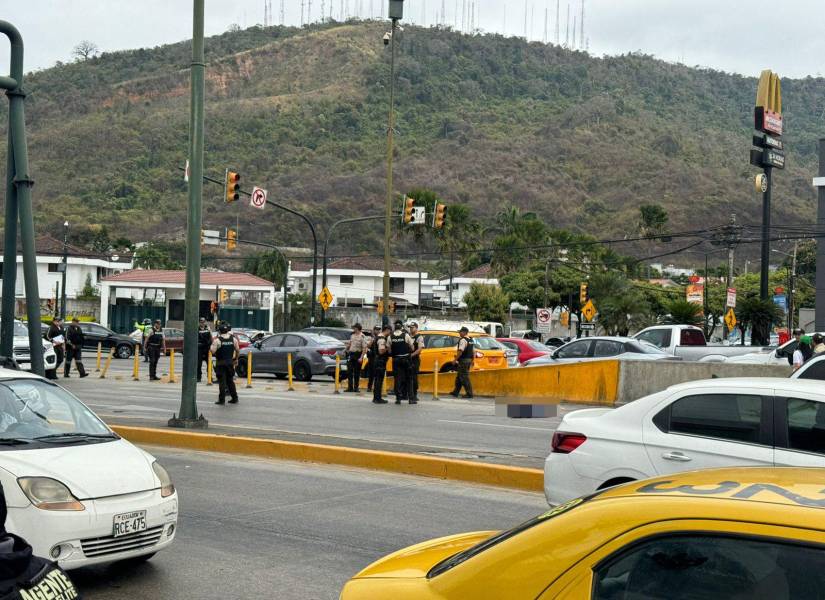 La atención de este hecho violento provocó congestión vehicular en el sector de Ceibos.