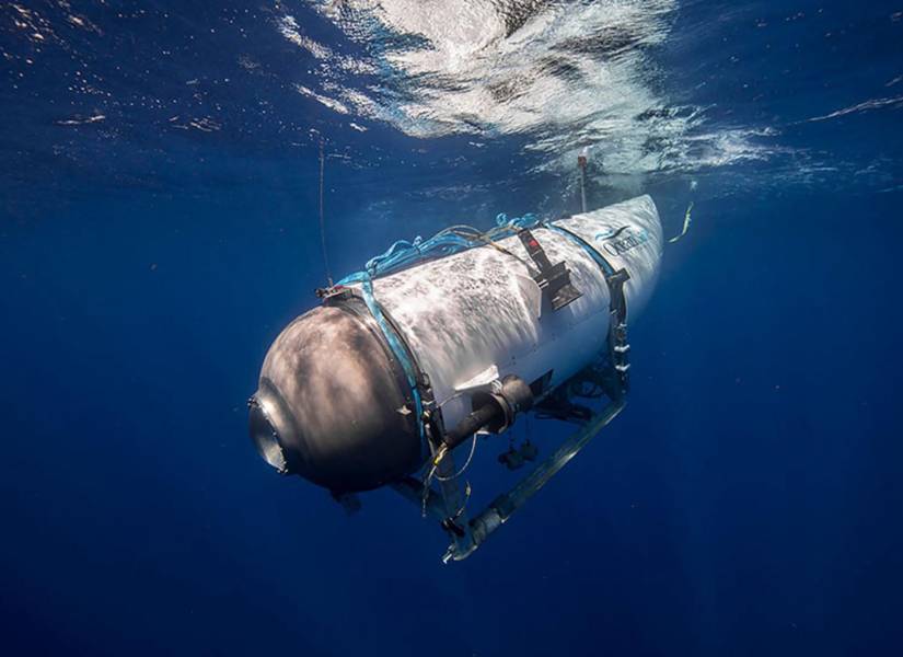 Esta imagen sin fecha, cortesía de OceanGate Expeditions, muestra su sumergible Titán comenzando un descenso.