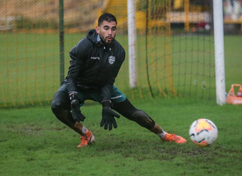 Víctor Mendoza fue el arquero de Barcelona SC ante Macará en la Liga Pro.