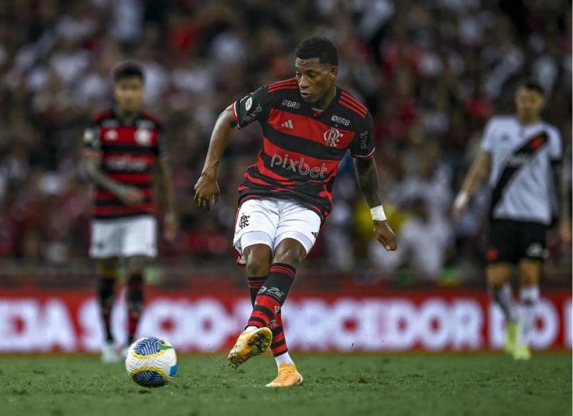 Gonzalo Plata y Flamengo jugarán los cuartos de final de la Copa Libertadores ante Peñarol.