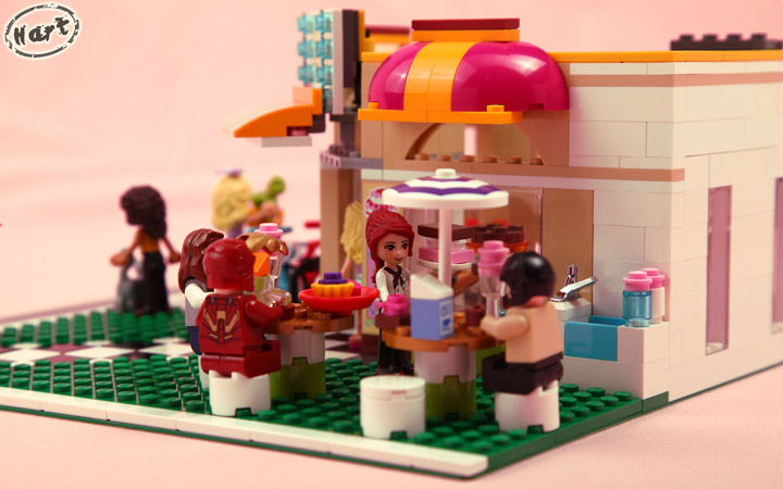 Hartinih Liauw's Lego Friends Corner Rooftop Bakery