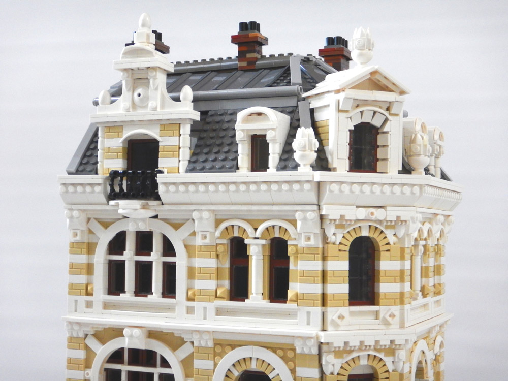 The Belle Epoche, A Lego Modular Style Building Roof Detail