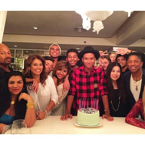 Jaafar and his family at his 19th b'day party - jaafar-jackson Photo