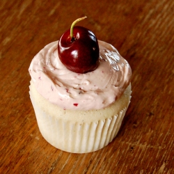 cherry cream vanilla cupcakes