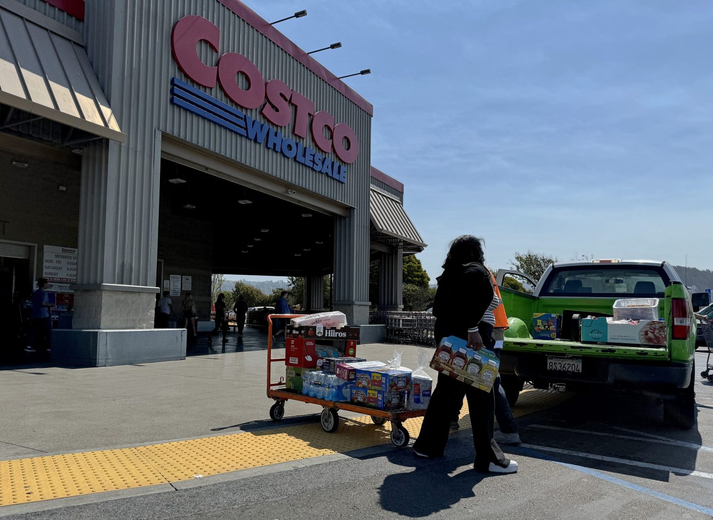 Costco members will soon have to scan membership cards upon entrance