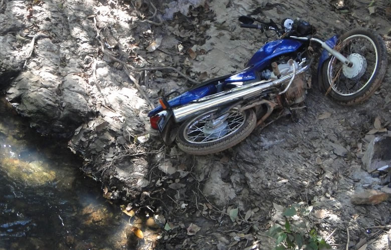 Acidente com moto deixa uma pessoa morta e outra gravemente ferida (Foto: Thony - Site Acorimais)